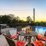 Villa House Azur With A Private Pool