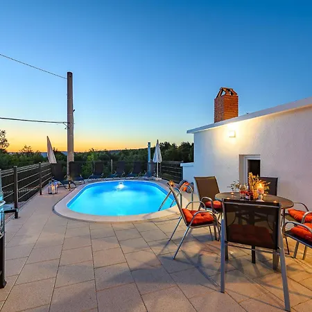 House Azur With A Private Pool ヴィラ
