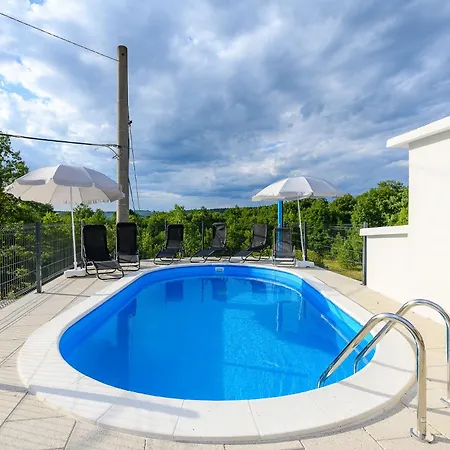 House Azur With A Private Pool Martinski