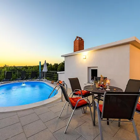 House Azur With A Private Pool Martinski