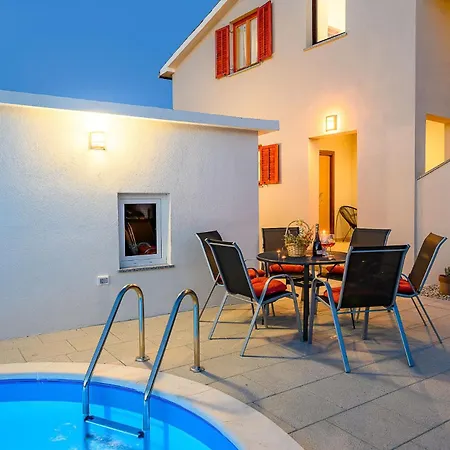 House Azur With A Private Pool